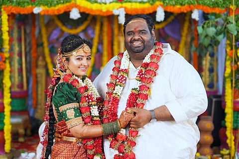 Producer Ravindar Chandrasekaran gets hitched to actor Mahalakshmi