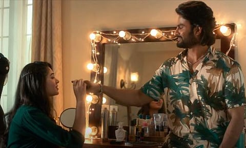 Aa Ammayi Gurinchi Meeku Cheppali