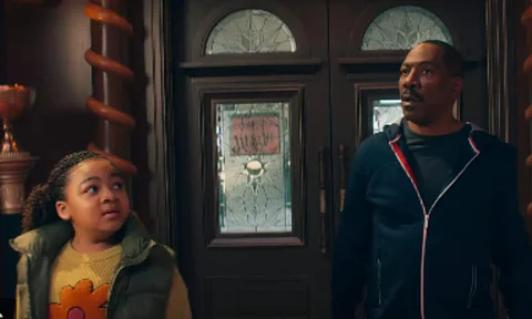 Here's the teaser trailer of Eddie Murphy's Candy Cane Lane