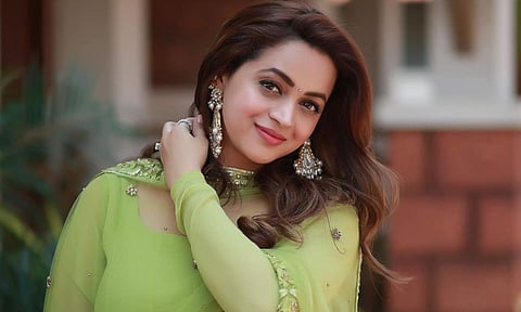 The warmth of camaraderie; film fraternity showers wishes to Bhavana for Ntikkakkakkoru Premandaarnnu