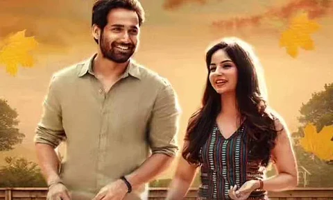 Asaivindri song from Paramporul is out