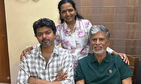 Vijay meets father SA Chandrasekhar as the latter undergoes surgery