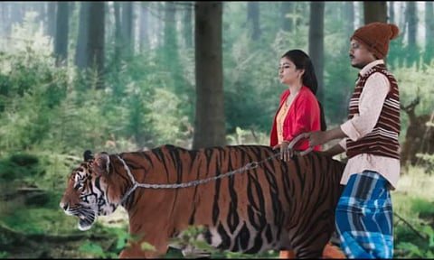 Trailer of Pugazh's Mr Zoo Keeper out