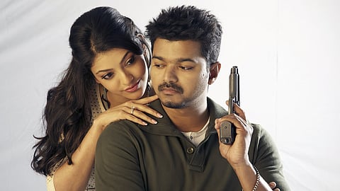AR Murugadoss shares deleted scene from Vijay's Thuppakki