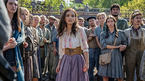 A still from The Ballad of Songbirds and Snakes