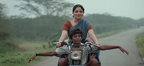 'Thenkizhakku' from Mari Selvaraj's Vaazhai is a breezy number about teacher-student rapport