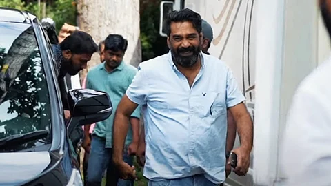 Kadha Innuvare makers release 'Kannil' song