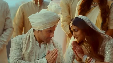 Varun Dhawan and Keerthy Suresh in the song