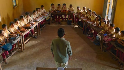 Sthanarthi Sreekuttan spurs seating reform in Kerala schools