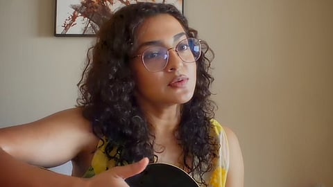 Parvathy Thiruvothu plays a song with a guitar, wins over netizens