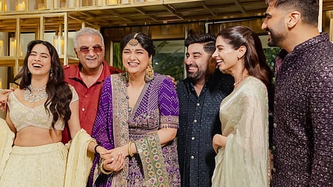 Janhvi Kapoor, Boney Kapoor, Anshula Kapoor, Rohan Thakker, Khushi Kapoor and Arjun Kapoor