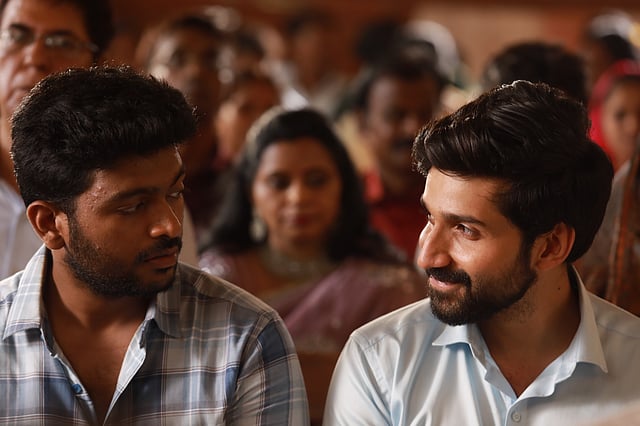 Aaromaley Movie Review