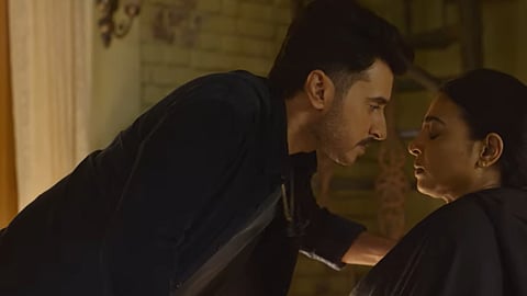Divyenndu and Radhika Apte in Saali Mohabbat