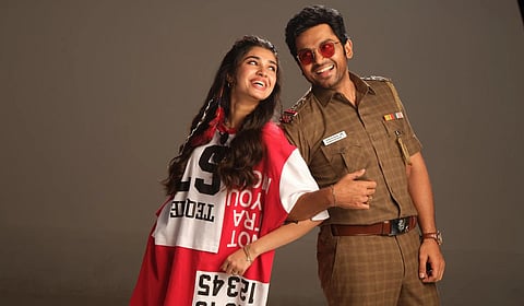 Vaa Vaathiyaar still featuring Karthi and Krithi Shetty