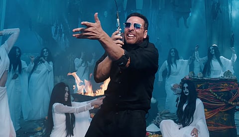 A wacky Akshay Kumar tackles many kinds of ghosts in ‘Ramji Aake Bhala Karenge,’ first single from Bhooth Bangla