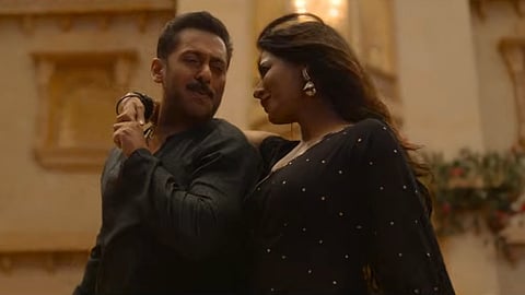 ‘Chand Dekh Lena’: Salman Khan and Chitrangada Singh romance in new song from Maatrubhumi