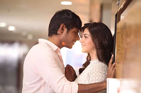Nenjil-Thunivirundhal-First-Look-3_17128