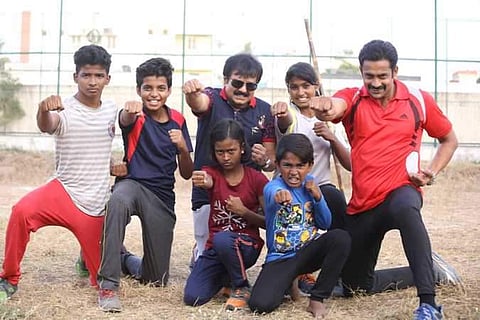 Ezhumin Reivew: A passable blend of Karate Kid and Raja Chinna Roja