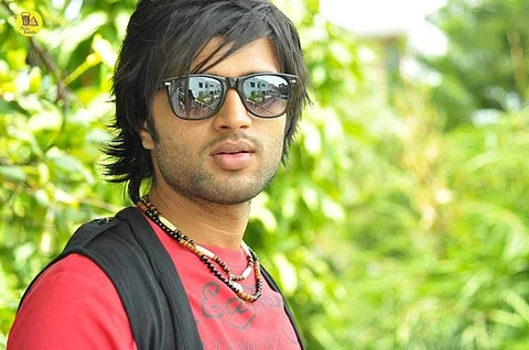 Vijay Deverakonda&#39;s Ye Mantram Chesave trailer is here 