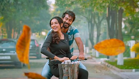 Paper Boy Review: A simple love story gone wrong