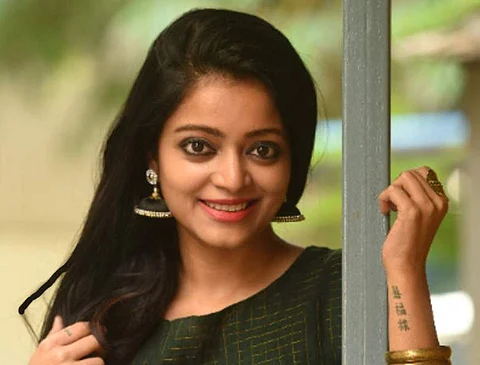 Janani Iyer to play a cameo in Dharmaprabhu