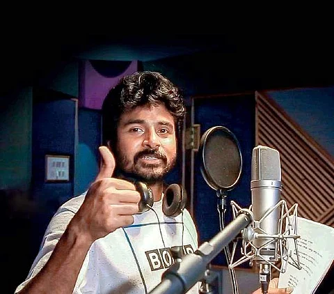 Sivakarthikeyan has recorded a Gaana number "Nee Engavena Kochikinuin" for the film Sixer