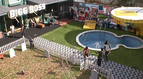 Surprise Surprise! The contestants wake up to a graveyard set-up installed in the garden of the house.