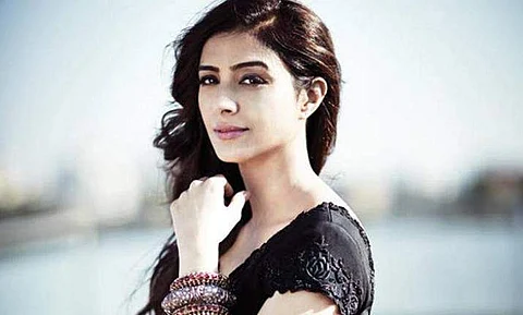 Tabu is Pooja Hegde's mom in AA19?