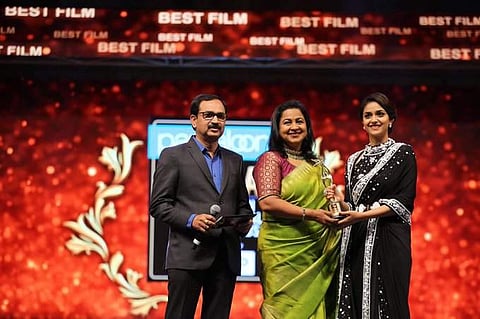 Keerthy Suresh wins Best Actress award at SIIMA 2019 for Mahanati; First pictures here