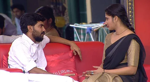 Well, this story takes an unexpected turn. Kavin confesses to Losliya that he was in a relationship with someone for  the past three years.