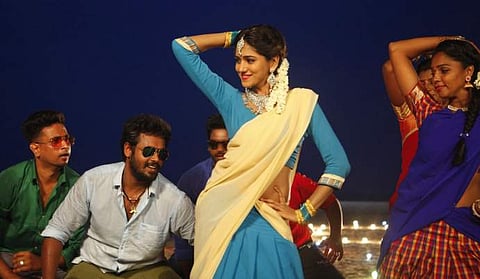 En Kadhali Scene Podura Movie Review: A mess of a movie that does not know what it wants to be