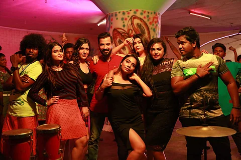 Ongala Podanum Sir Movie Review: A godawful vulgarfest 