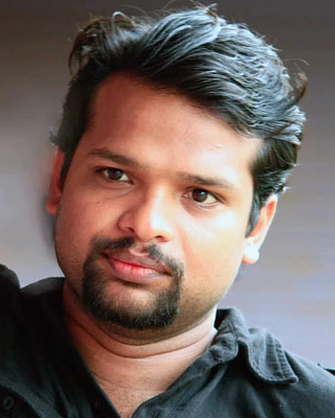 Sufiyum Sujatayum director Naranipuzha Shanavas passes away