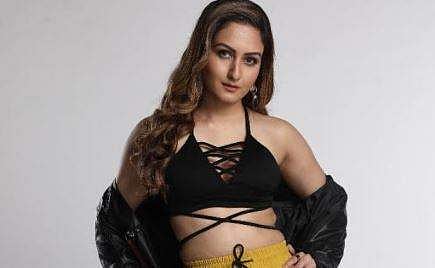 Zaara Yesmin to make her debut with Superstar