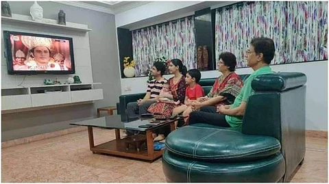 Arun 'Ram' Govil watches Ramayan with family during lockdown