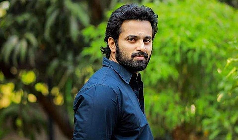 Unni Mukundan pens Hindi song for Maradu 357