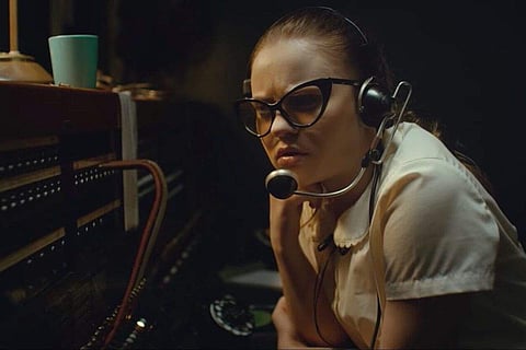 The Vast of Night Movie Review:  A simple, yet loveable scifi thriller 
