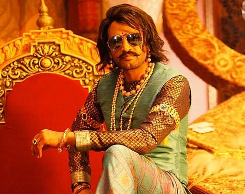 Santhanam turns king for Biskoth