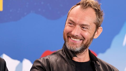 Jude Law in talks to play Captain Hook in Peter Pan