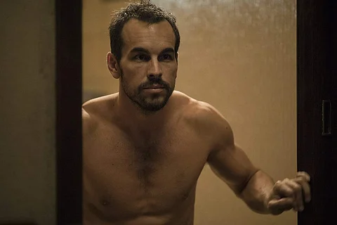 The Paramedic (Spanish) Movie Review: The fallen angel