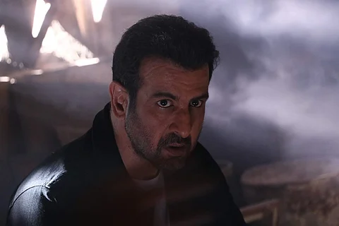 Hostages Season 2 Review: A twisted thriller that just about works