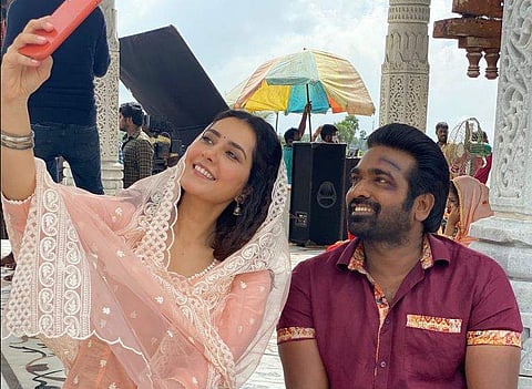 Raashi Khanna finishes shooting for Tughlaq Darbar