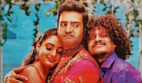 Mayakkathe Maaya Kanna, the first single from Santhanam's Sabhaapathy out 