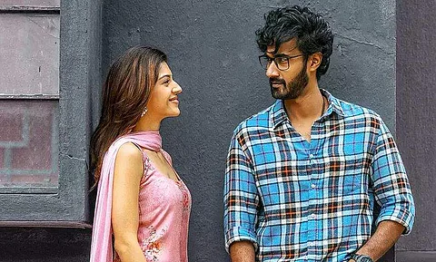 Manchi Rojulochaie Movie Review: An enjoyable festive entertainer