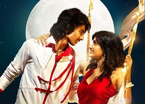 Padavi Poorva shows romance of pre-social media days