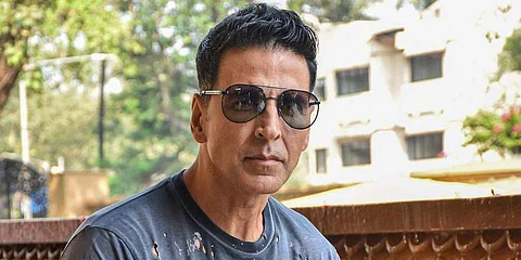 Akshay Kumar flies back from Cinderella shoot to be with ailing mother