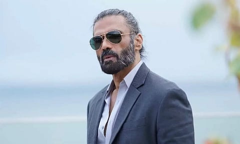 Suniel Shetty undergoes a makeover for Dharavi Bank