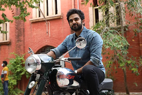 Nitham Oru Vaanam Movie Review: Novel performances elevate this breezy, feel-good entertainer 