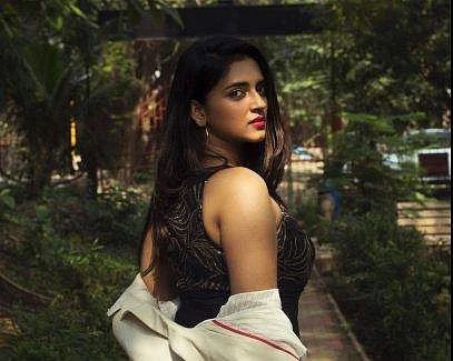 Location Diaries: Vasundhara for Kannai Nambadhey-Driving through obstacles 