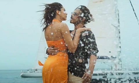 Screenshot from Besharam Rang